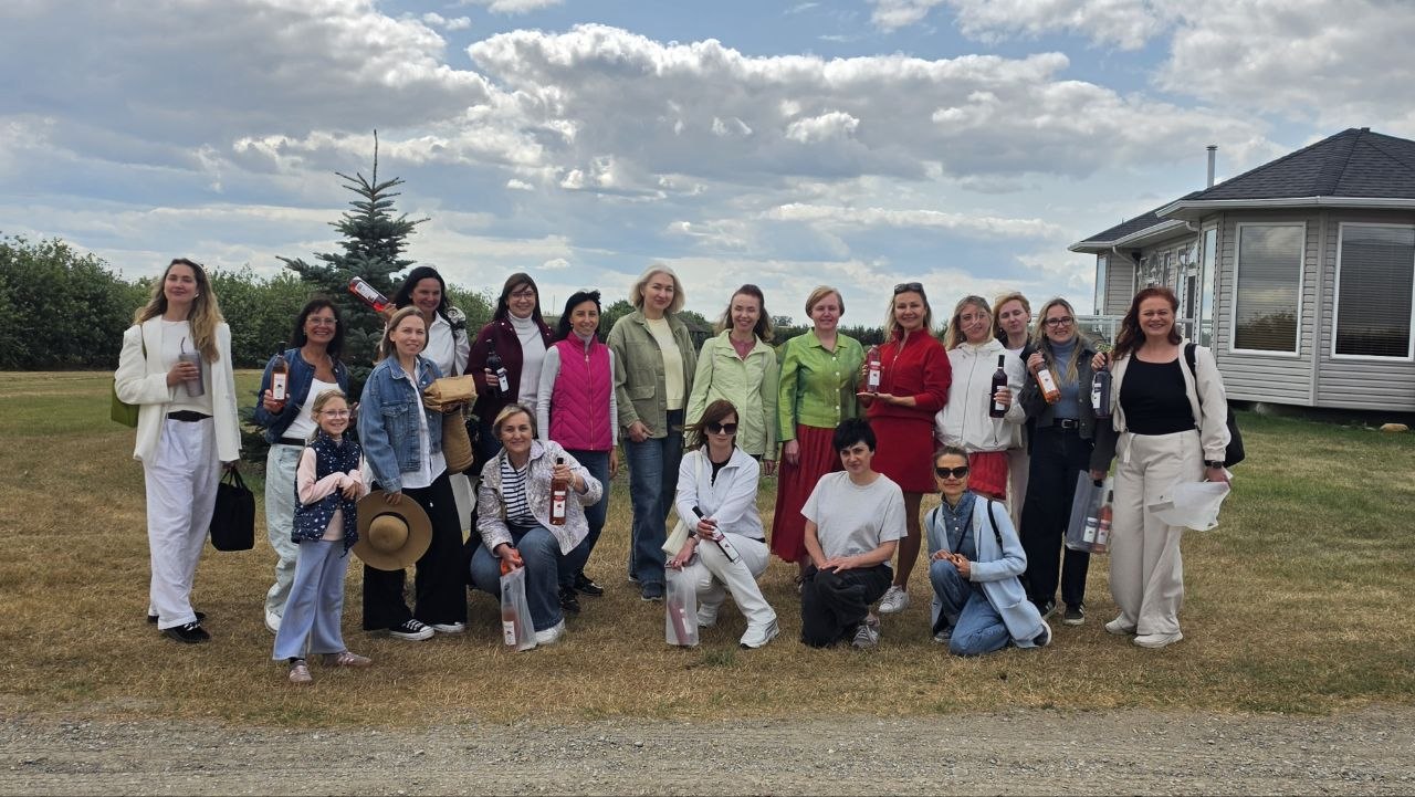 Topic: Catching summer over a glass of raspberry wine — a Women’s Club morning at the farm