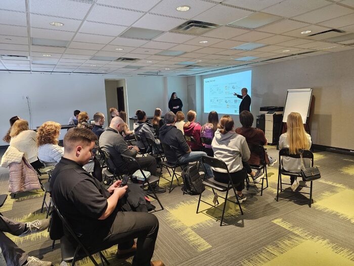 Navigating investment opportunities in Canada: Exploring tax-exempt market investments and low-cost entry options.