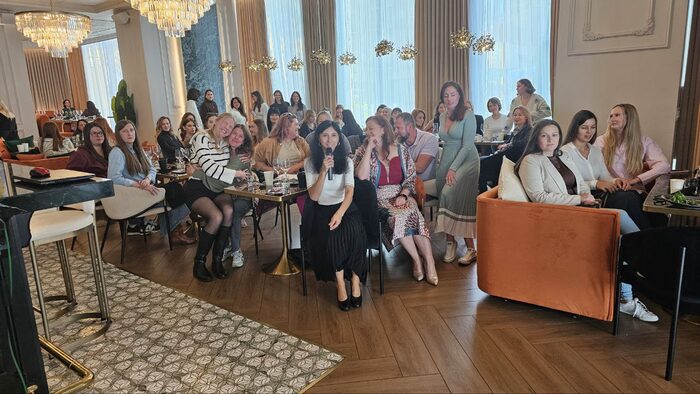 Women's Club Business Breakfast We invite female entrepreneurs and business owners to a warm breakfast meeting.